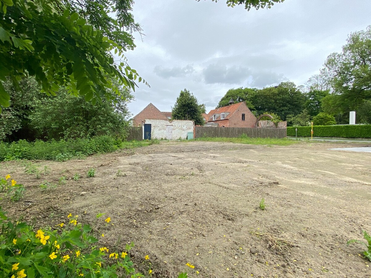 Terrain à bâtir (avec permis) au pied du Mont Saint-Aubert ! 