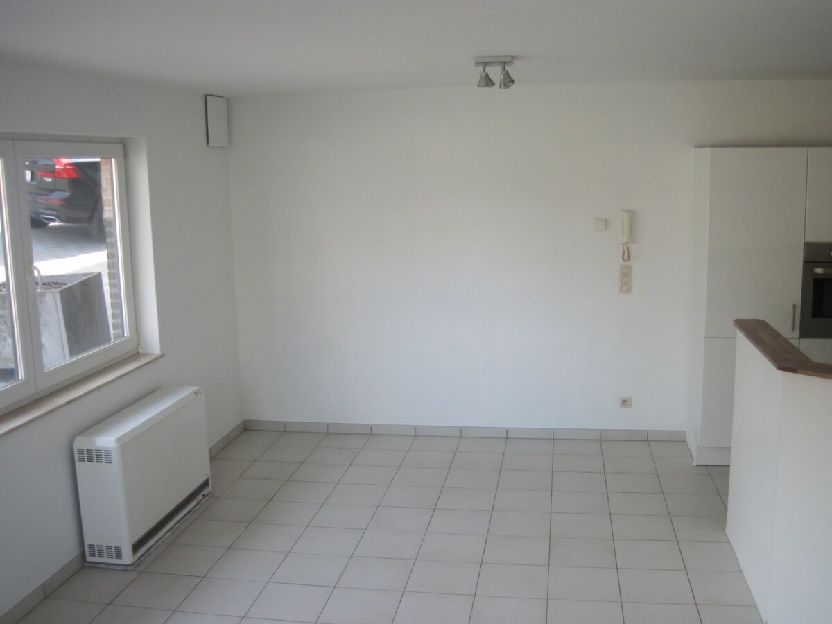 Uitstekend gelegen appartement. Geen vaste kosten ! 