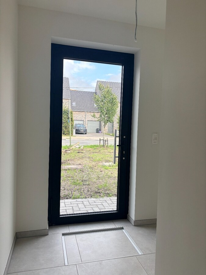 BEN nieuwbouwwoning (E-peil E30) met 3 slaapkamers in het centrum van Zoersel 