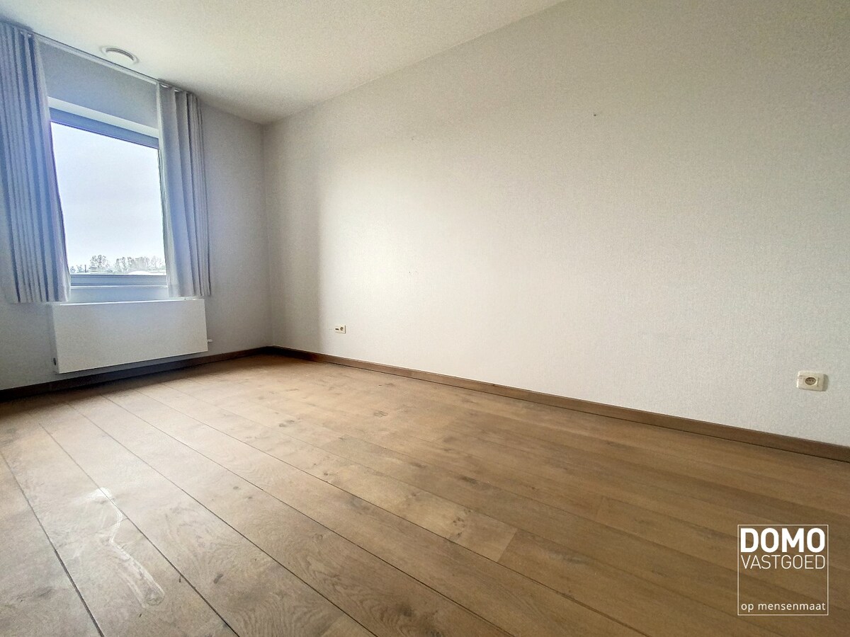 Ruime penthouse in Kermt met terras, lift, 3 slaapkamers en ruim terras 