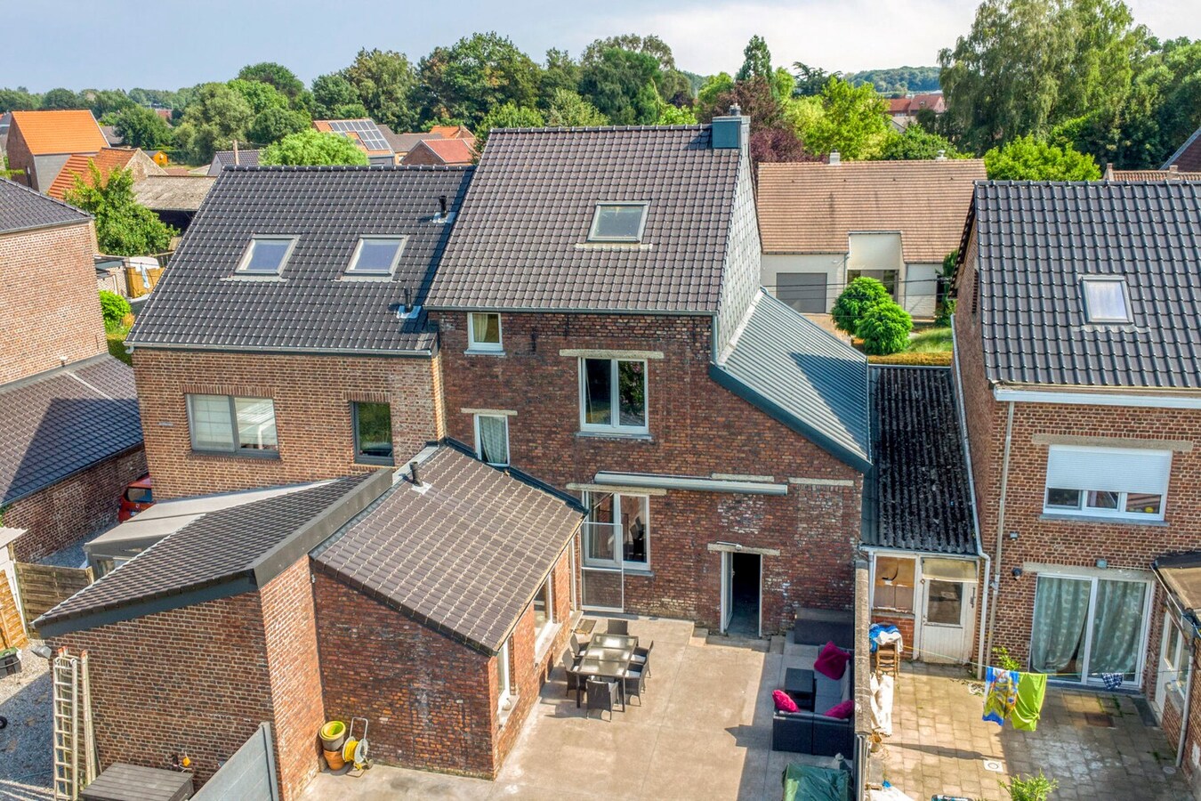 Prachtige woning met tuin, terras en garage 