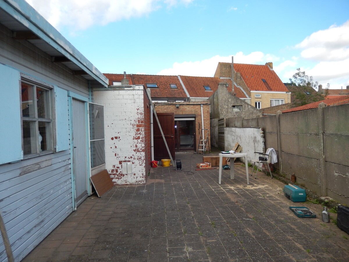 Handelspand/ kantoorruimte te Leffinge 