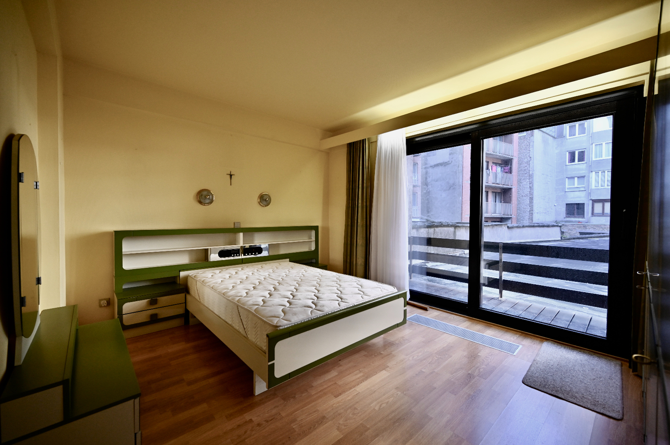 MOOI RUIM APPARTEMENT OP ZUCHT VAN CASINO EN STRAND OOSTENDE 