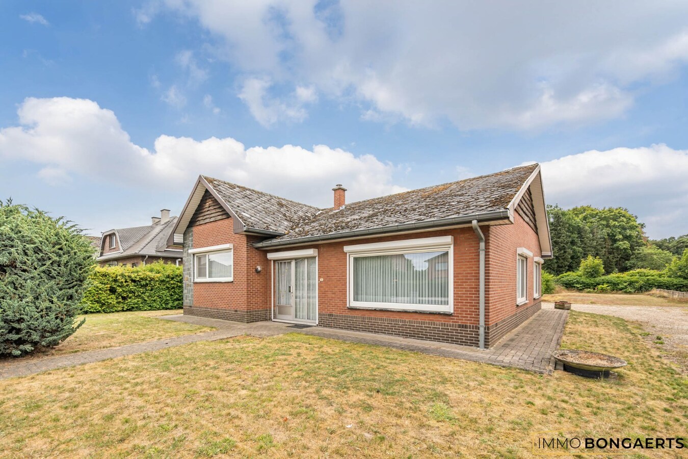 Vrijstaande woning met 3 slaapkamers 
