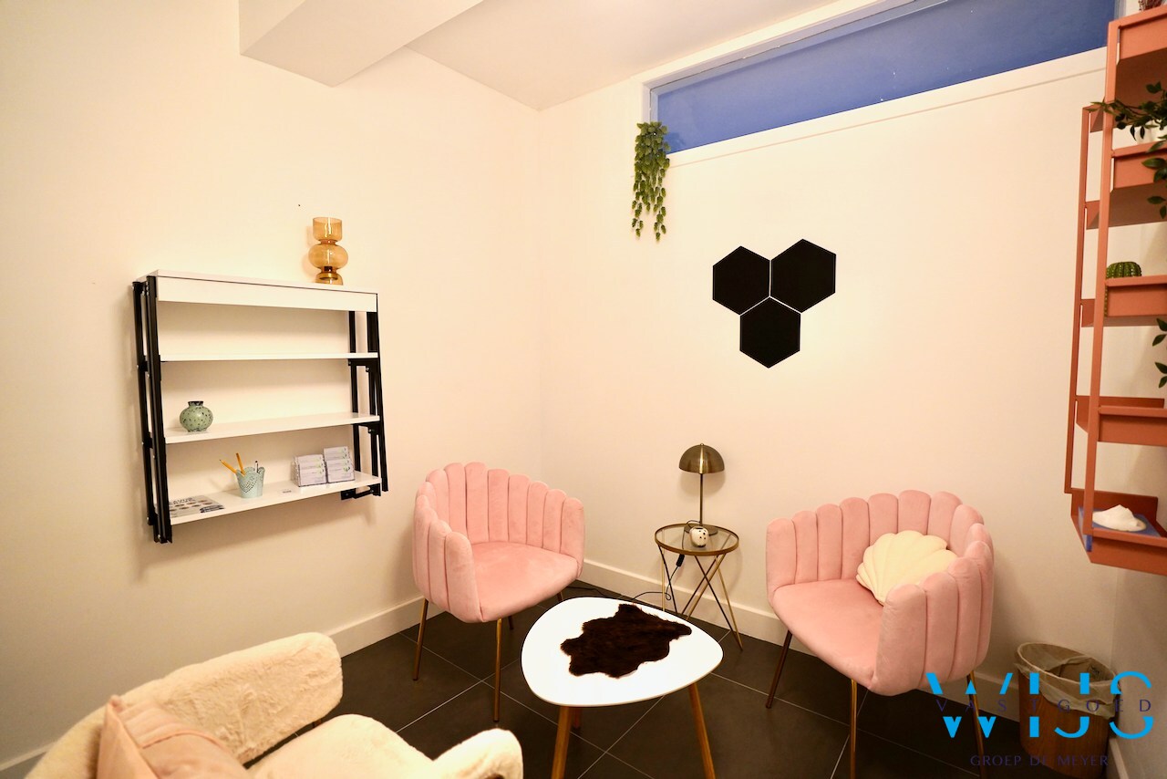 Zeer goed gelegen handelsruimte te CENTRUM EVERGEM ! 