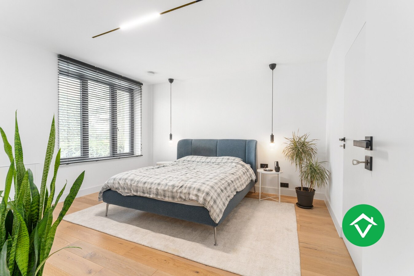 Hoog gerenoveerde woning met tuin en 4 slaapkamers te Roeselare 