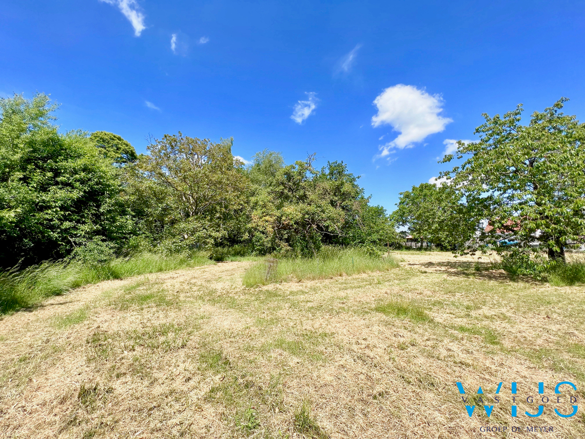 Te renoveren woonhuis / bouwgrond te Lovendegem ! 