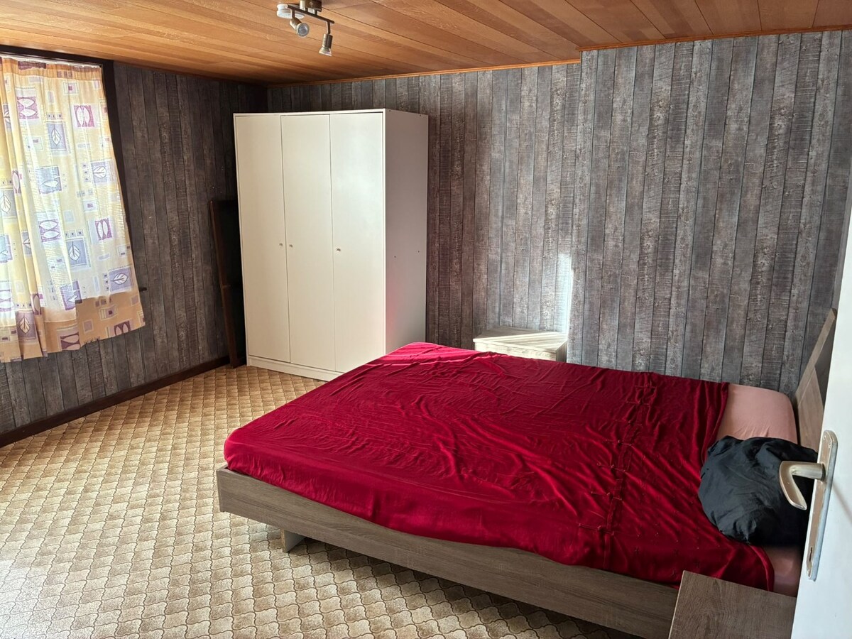 Woning met 2 slaapkamers en ruime veranda in de vijfwegen! 