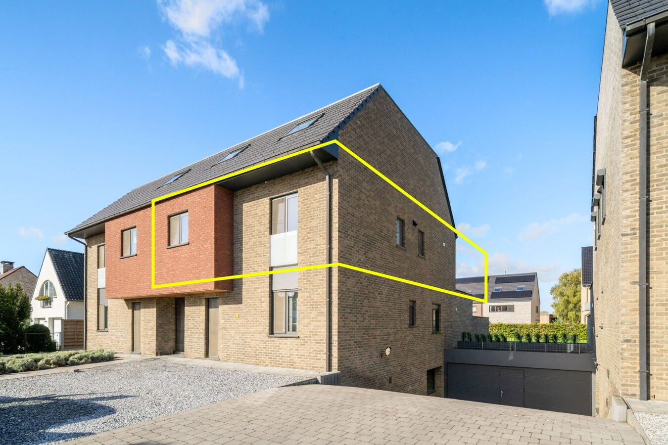 Modern 2 slaapkamer appartement met ondergrondse parkeerplaats. 