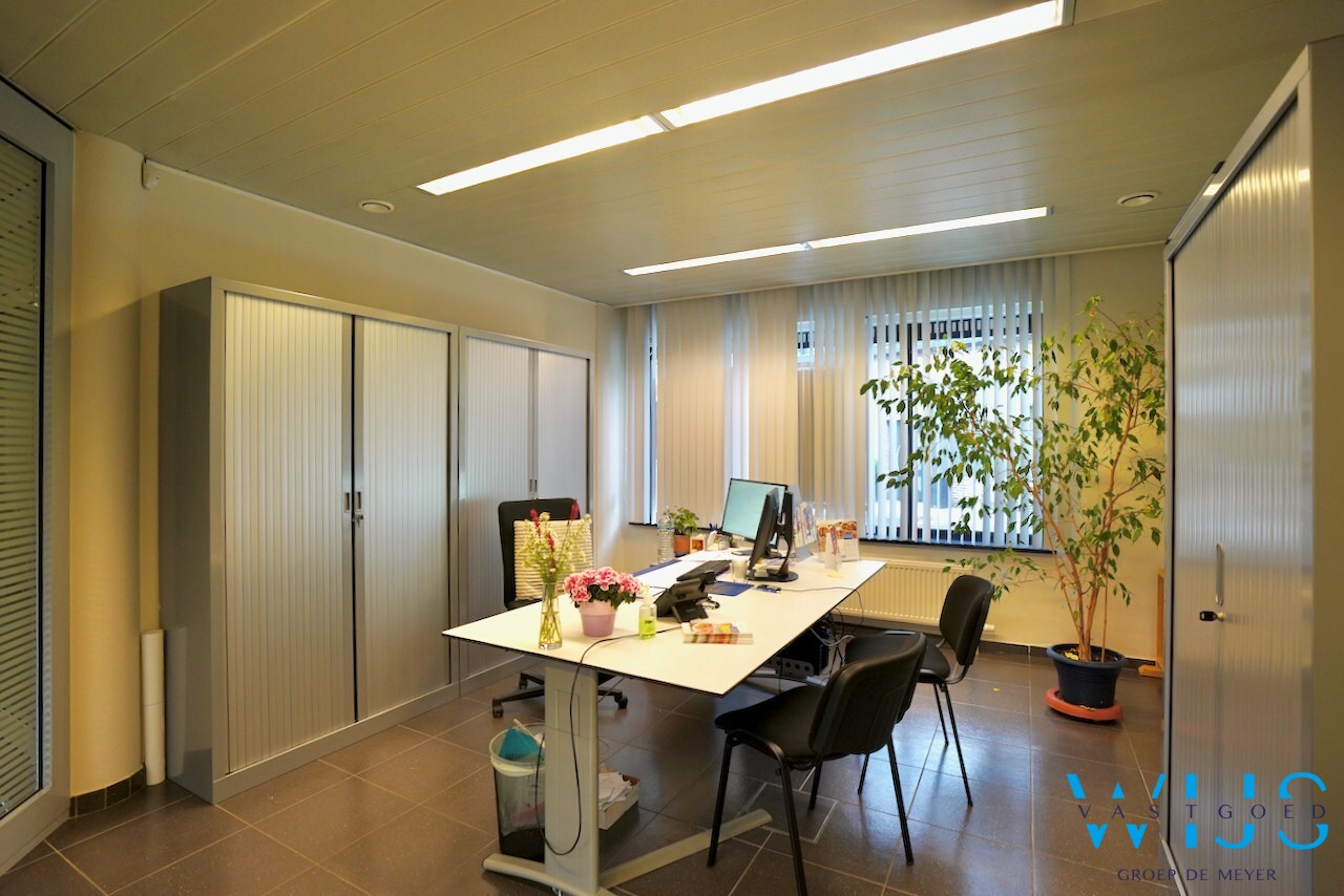 Volwaardig handelspand te Oosteeklo ! 