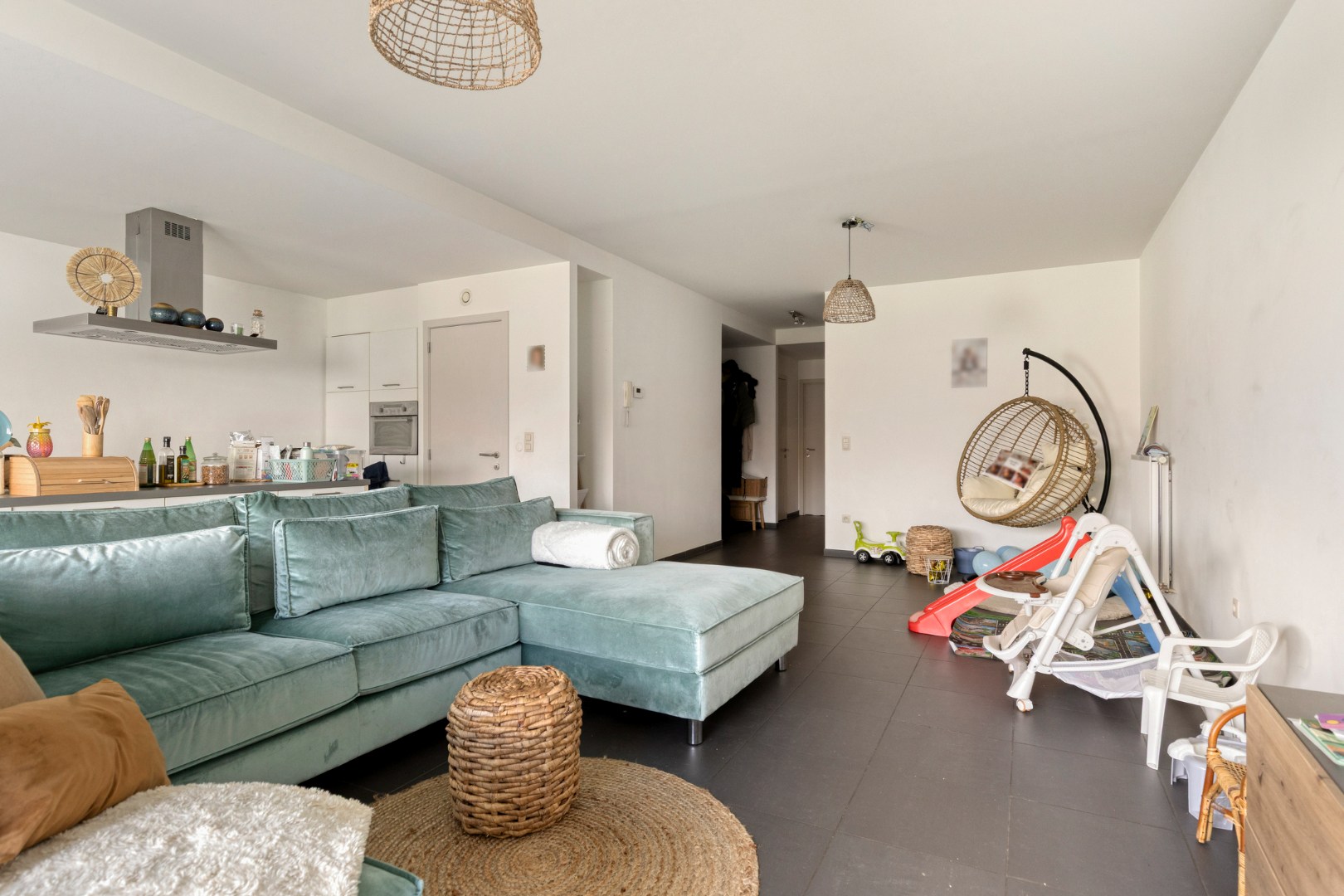 Instapklaar gelijkvloers appartement met 2 slpk. en ruim terras in Geel 