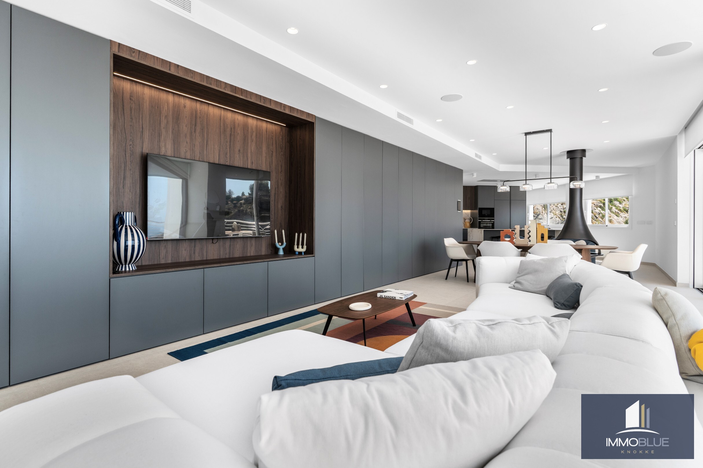 Designvilla met zicht op zee. 