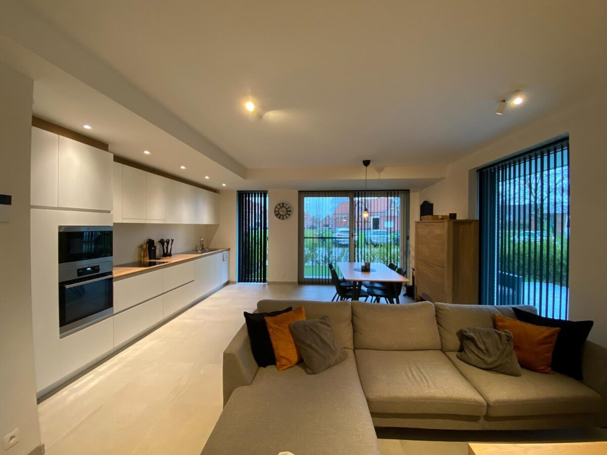 Nieuwbouw gelijkvloersappartement, vlakbij het centrum van Langemark 