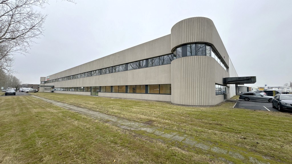 Logistiek bedrijfspand te huur nabij E19 in Mechelen-Noord