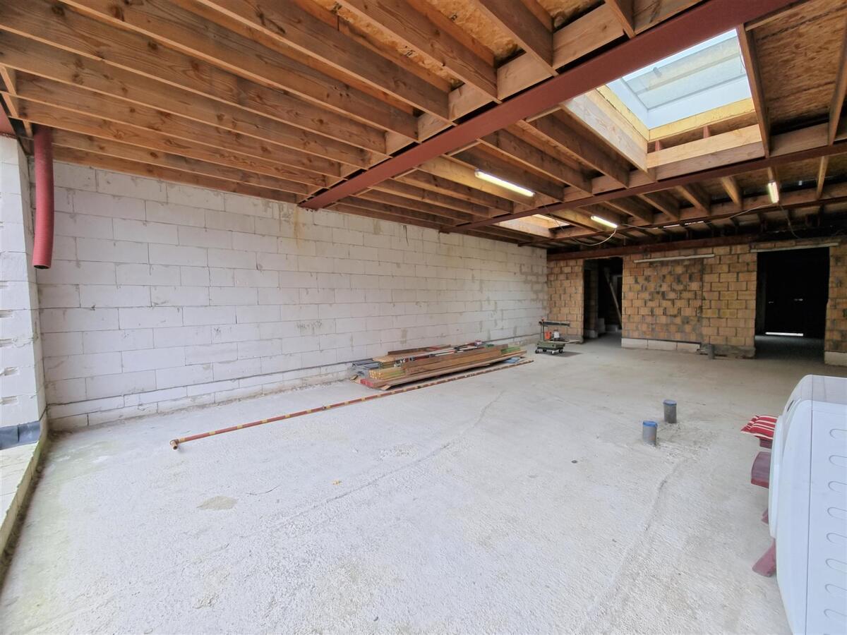 Woning met garage in ruwbouw op 400m² grond - Lissewege 