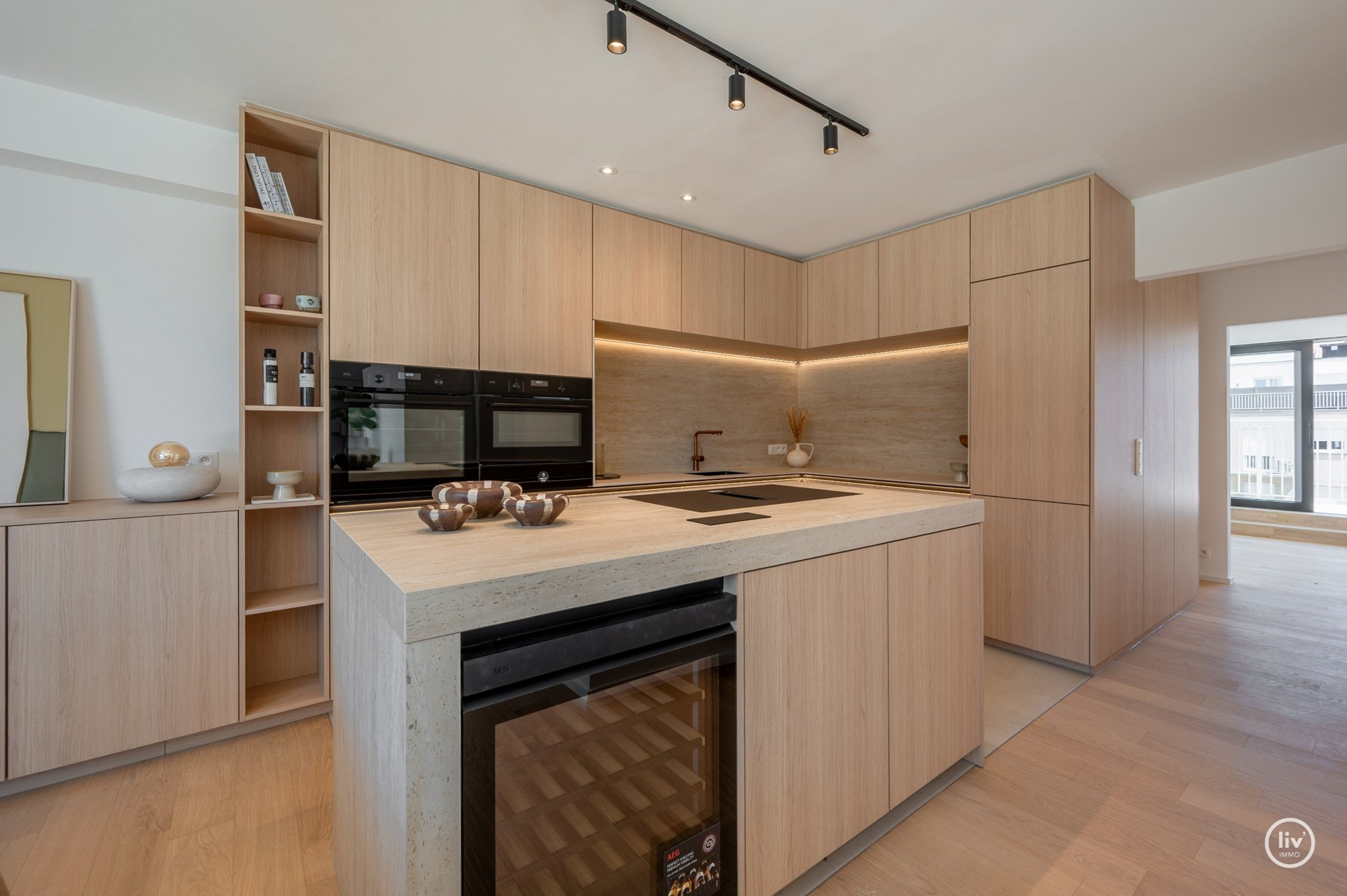 Prachtige ruime duplex (216 m2) top gerenoveerd gelegen op de Leopoldlaan te Knokke. 