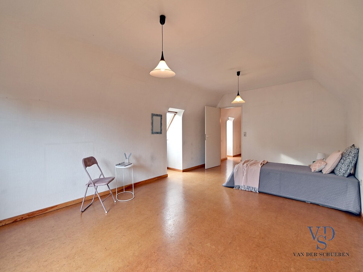 Knappe villa in 't groene Schelderode (EPC van 216 !). 