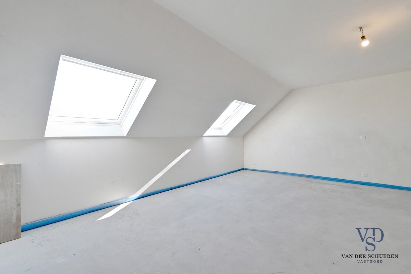 Half open bebouwing met afzonderlijke garage 