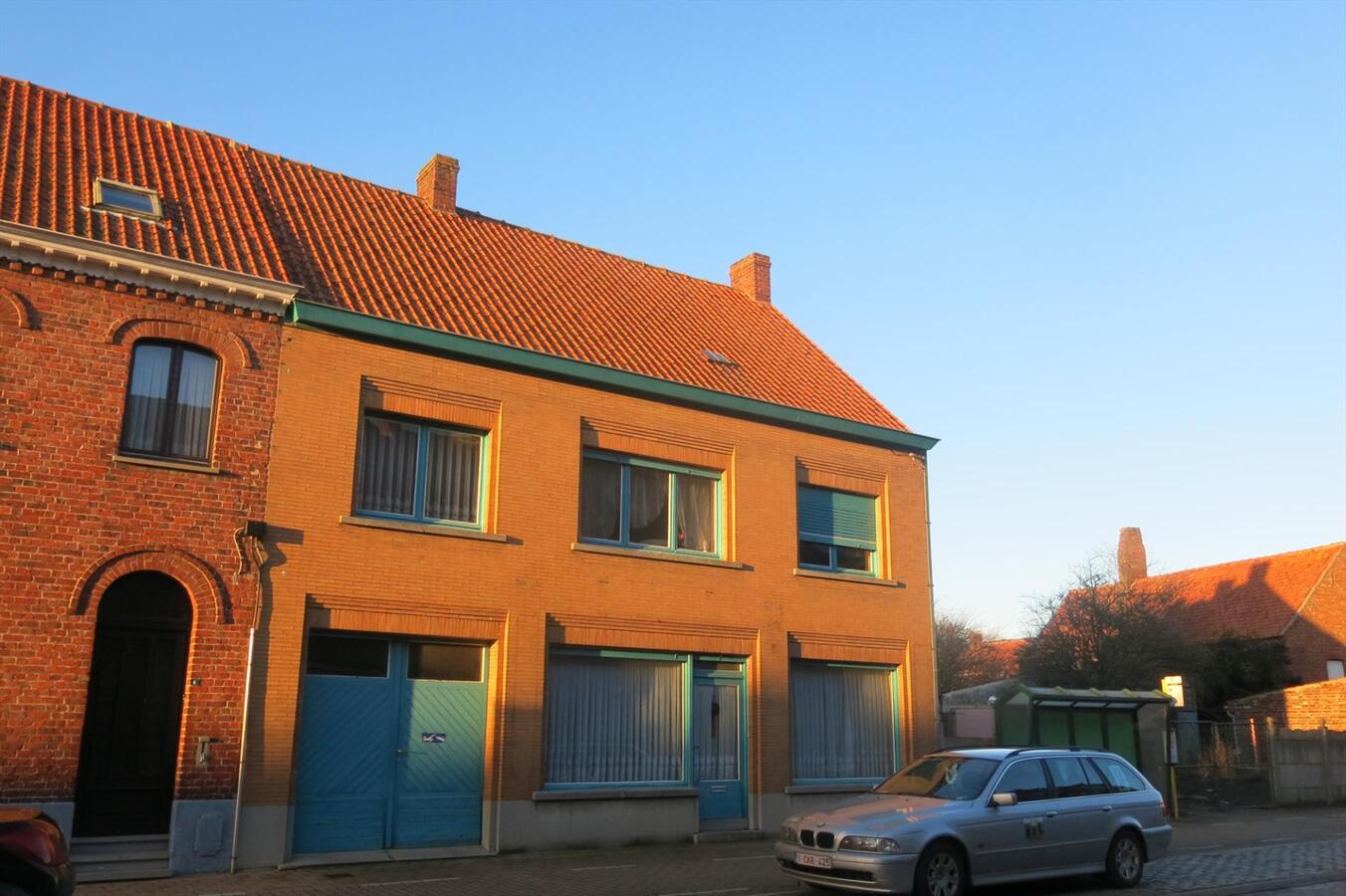 Degelijke ruime woning met garage en tuin op 390m² 