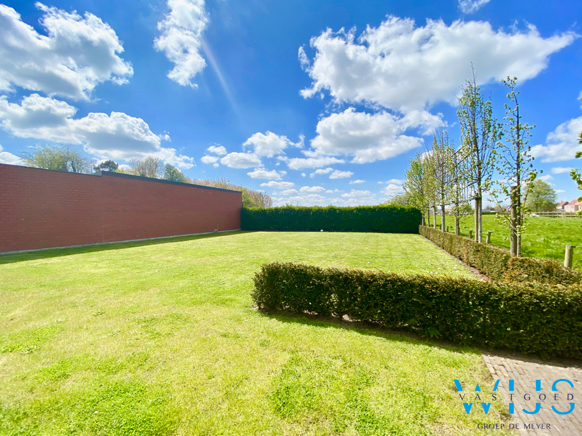 Tweeslaapkamer appartement met terras &amp; garage te BASSEVELDE! 