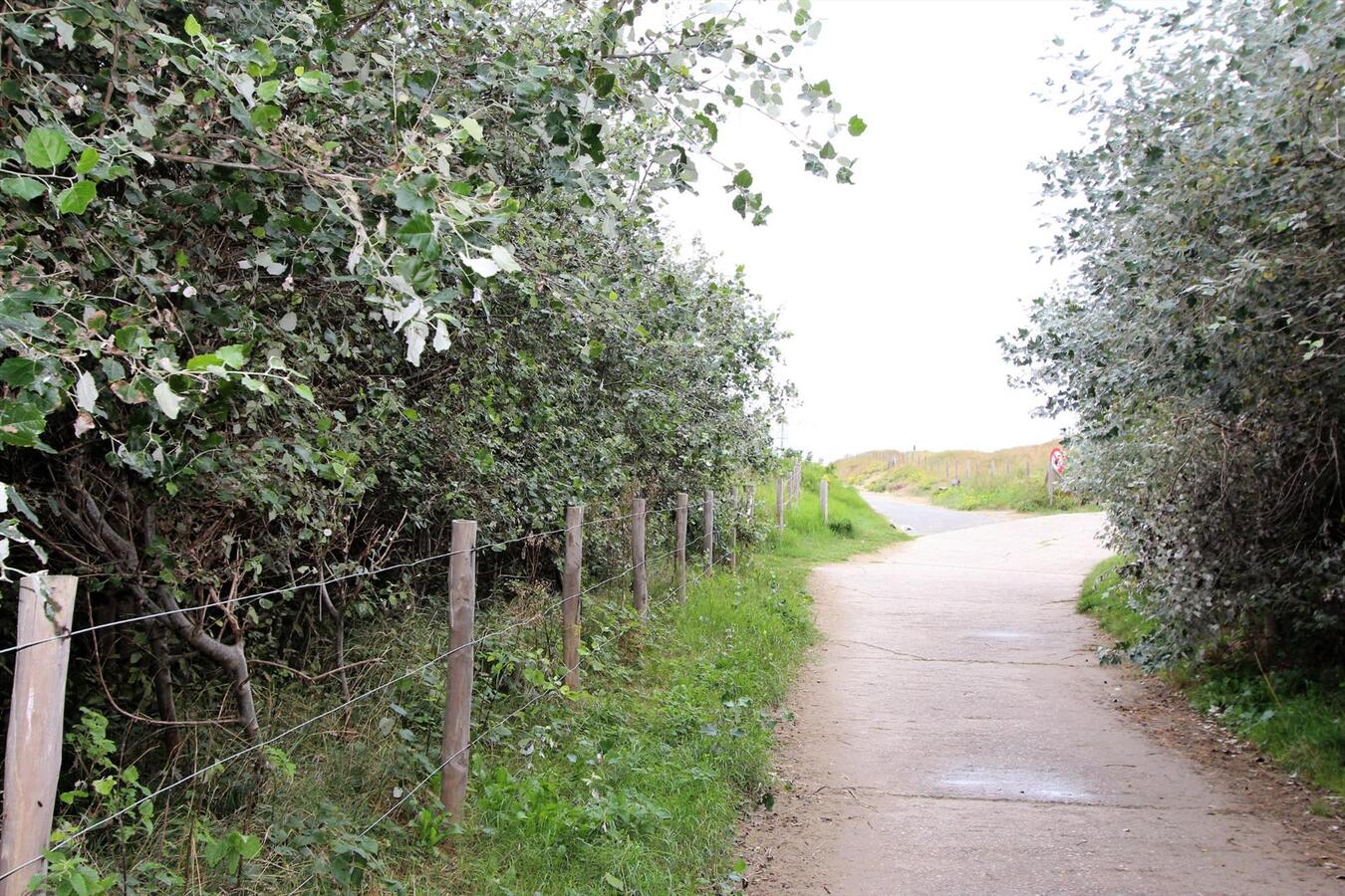 Rustig gelegen en perfect zon-georiënteerd villa-appartement met vrij zicht op beschermd duinengebied  in Middelkerke 