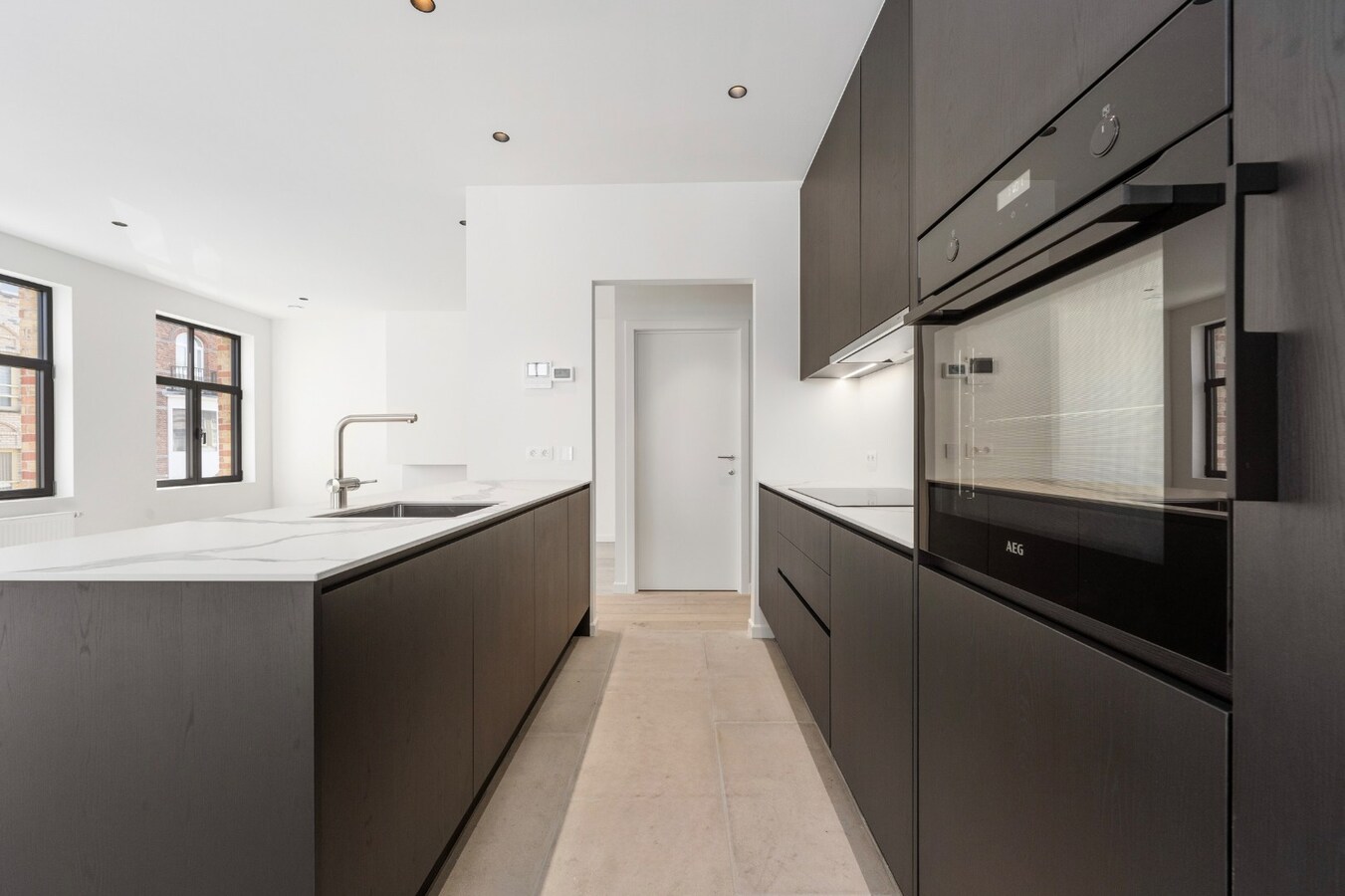 Luxueuze totaalrenovatie | ruim 2 slaapkamer appartement met terras 
