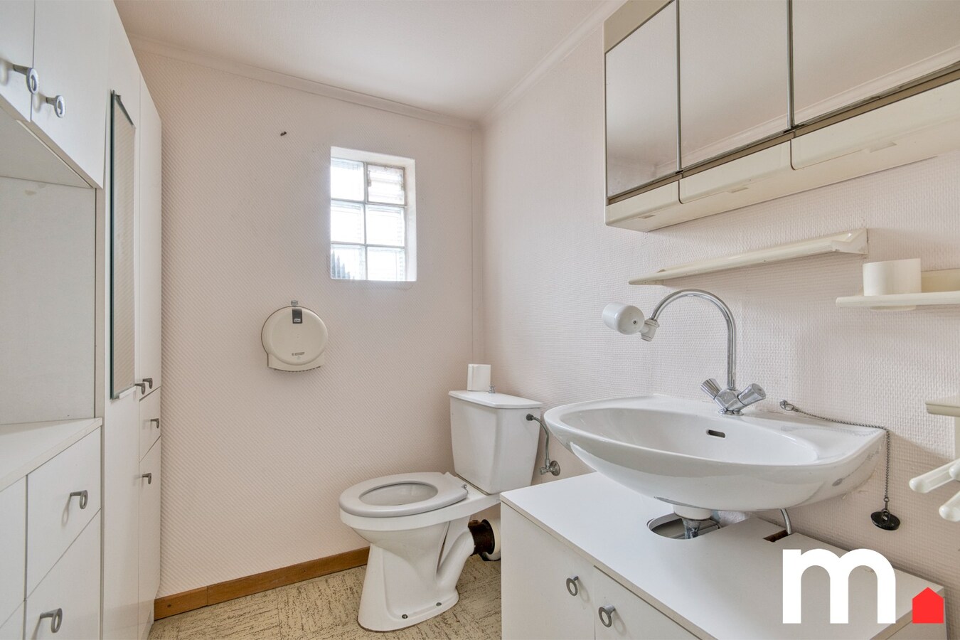 Unieke woning met zwembad en prachtig verzicht op het Preshoekbos ! 