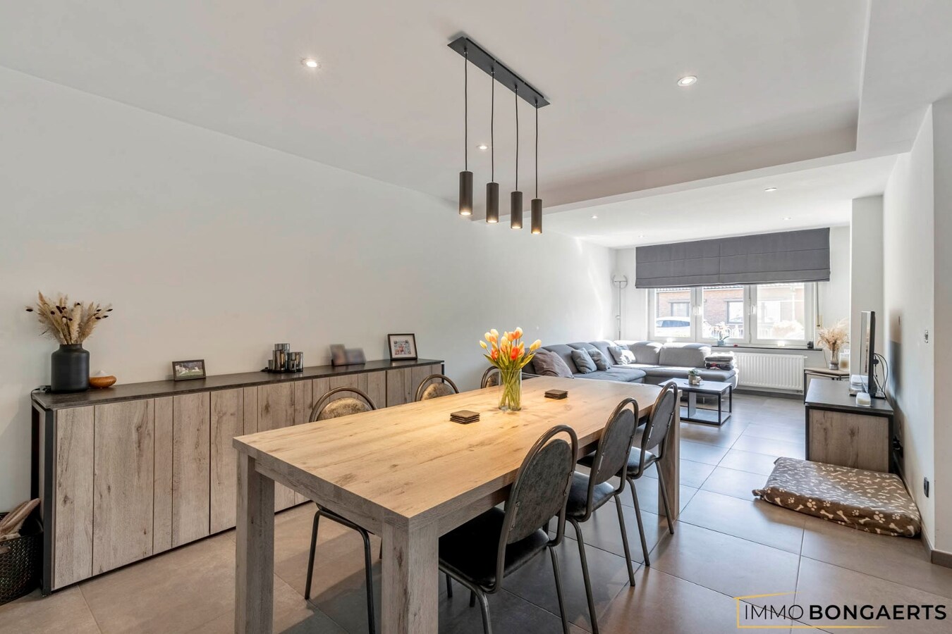 Gerenoveerde woning met vier slaapkamers 