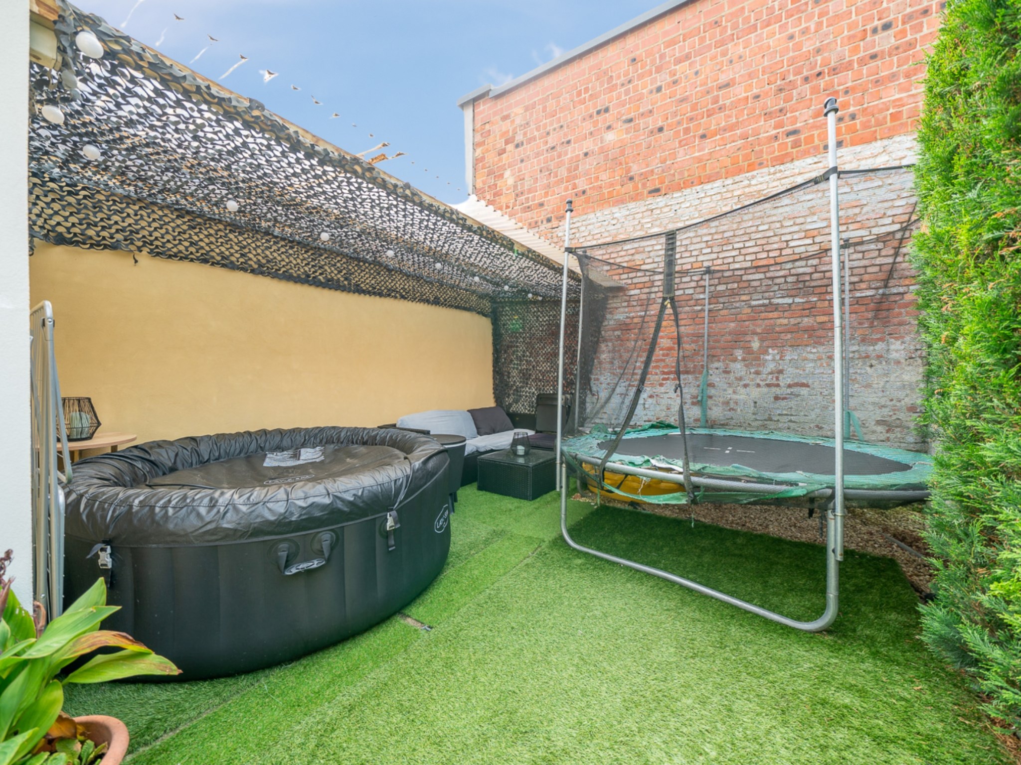 Volledig gerenoveerde 3-kamer woning met tuin 