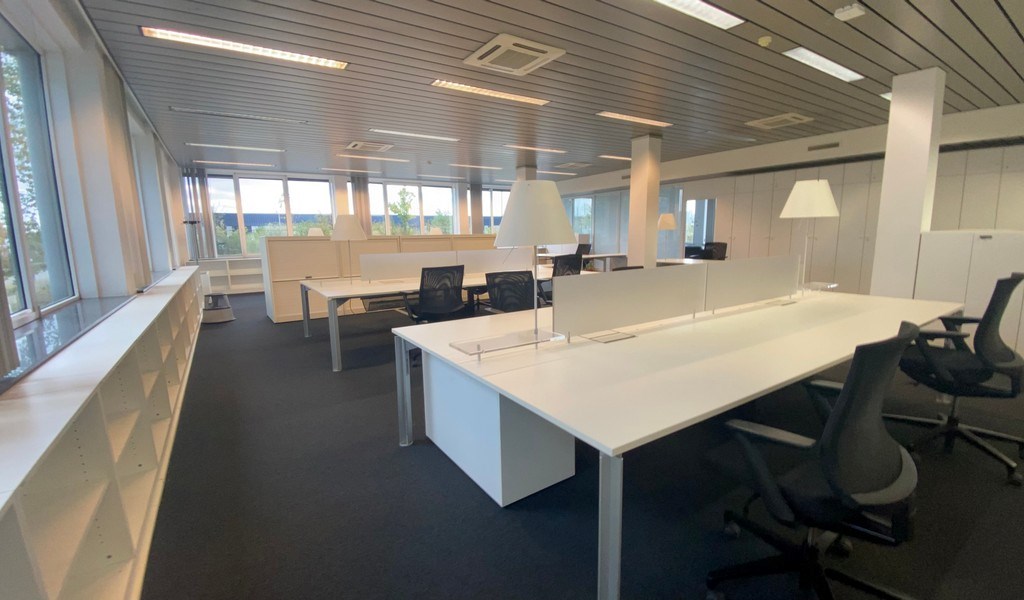 Instapklare kantoren vlakbij N16 te huur in Bornem