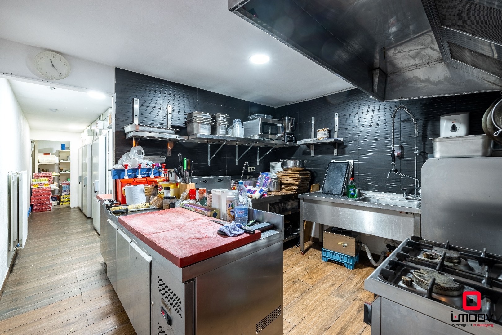 Uniek gemengd pand met commerciële invulling én ruime privéwoning in opkomende buurt van Gent 