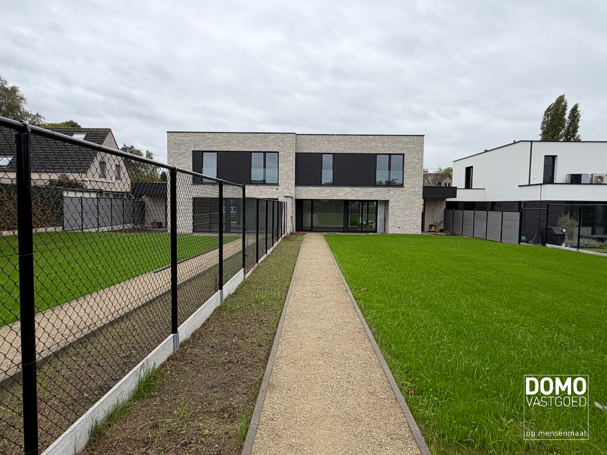 EXCLUSIEVE ENERGIEARME NIEUWBOUWWONGINGEN MET 4 SLAAPKAMERS, TUIN &amp; CARPORT IN HARTJE KERMT (HASSELT) 