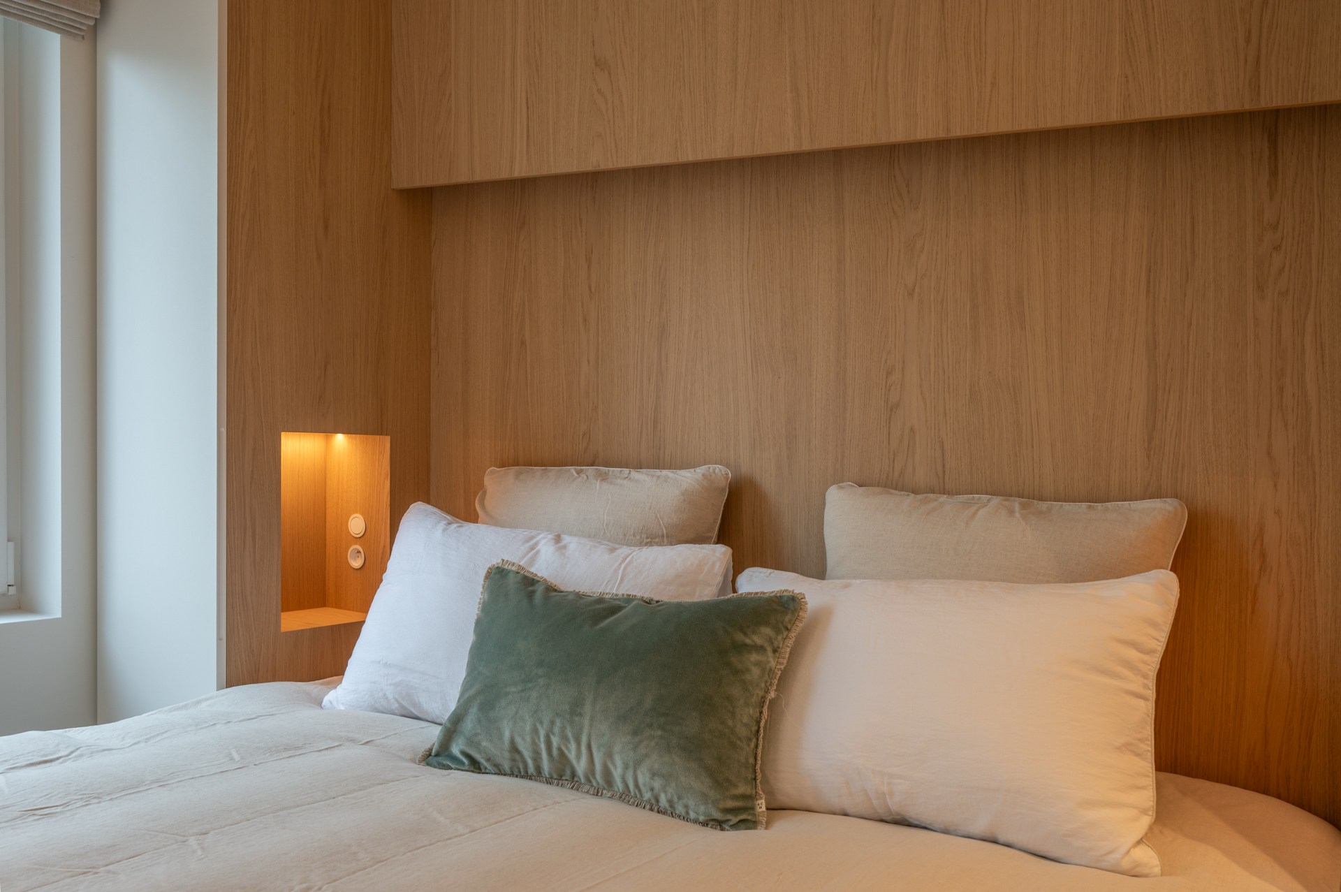 Prachtig gerenoveerd appartement met 3 slaapkamers centraal gelegen op de Lippenslaan te Knokke. 