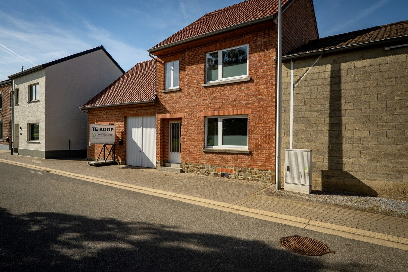Renovated property with drained track and pasture on approximately 16 ares in Mielen-boven-Aalst. 