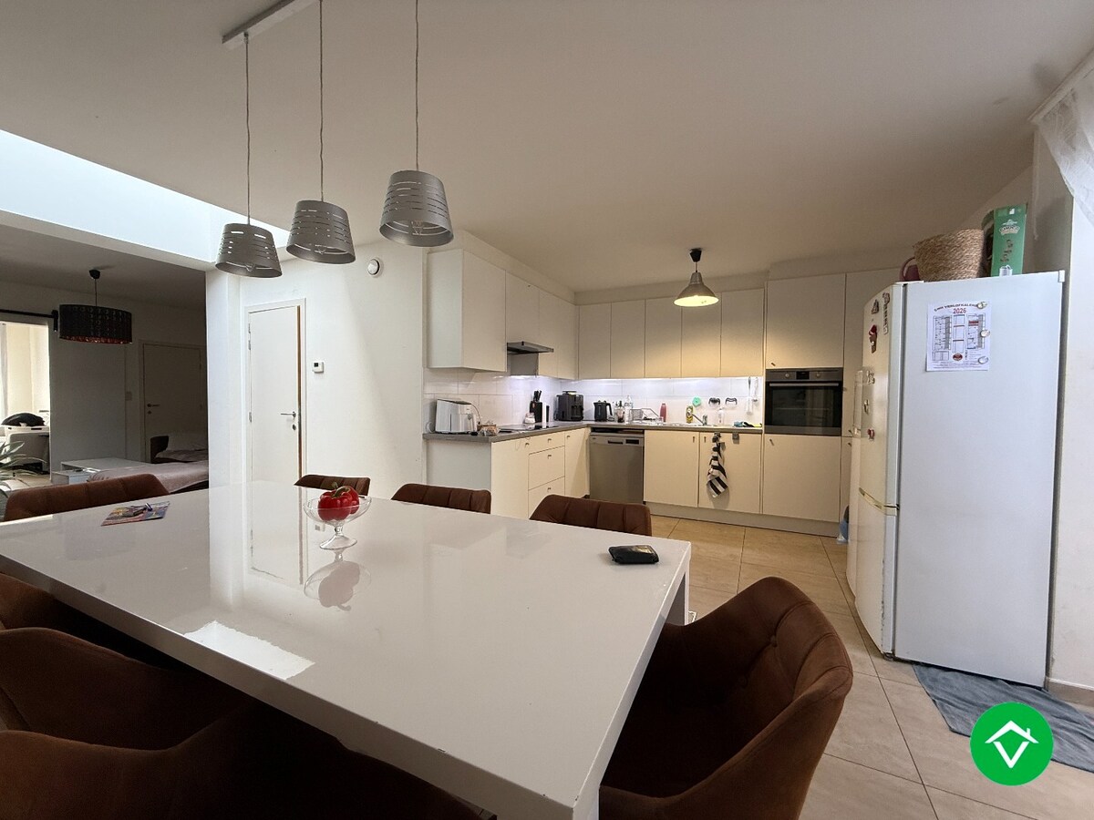 Rijwoning met 3 slaapkamers en tuin te Roeselare 