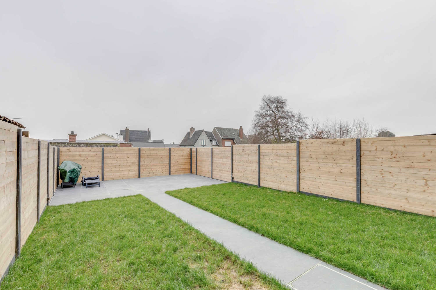 Instapklare woning (bel-étage) met 3 slpks ,centrum Burst 