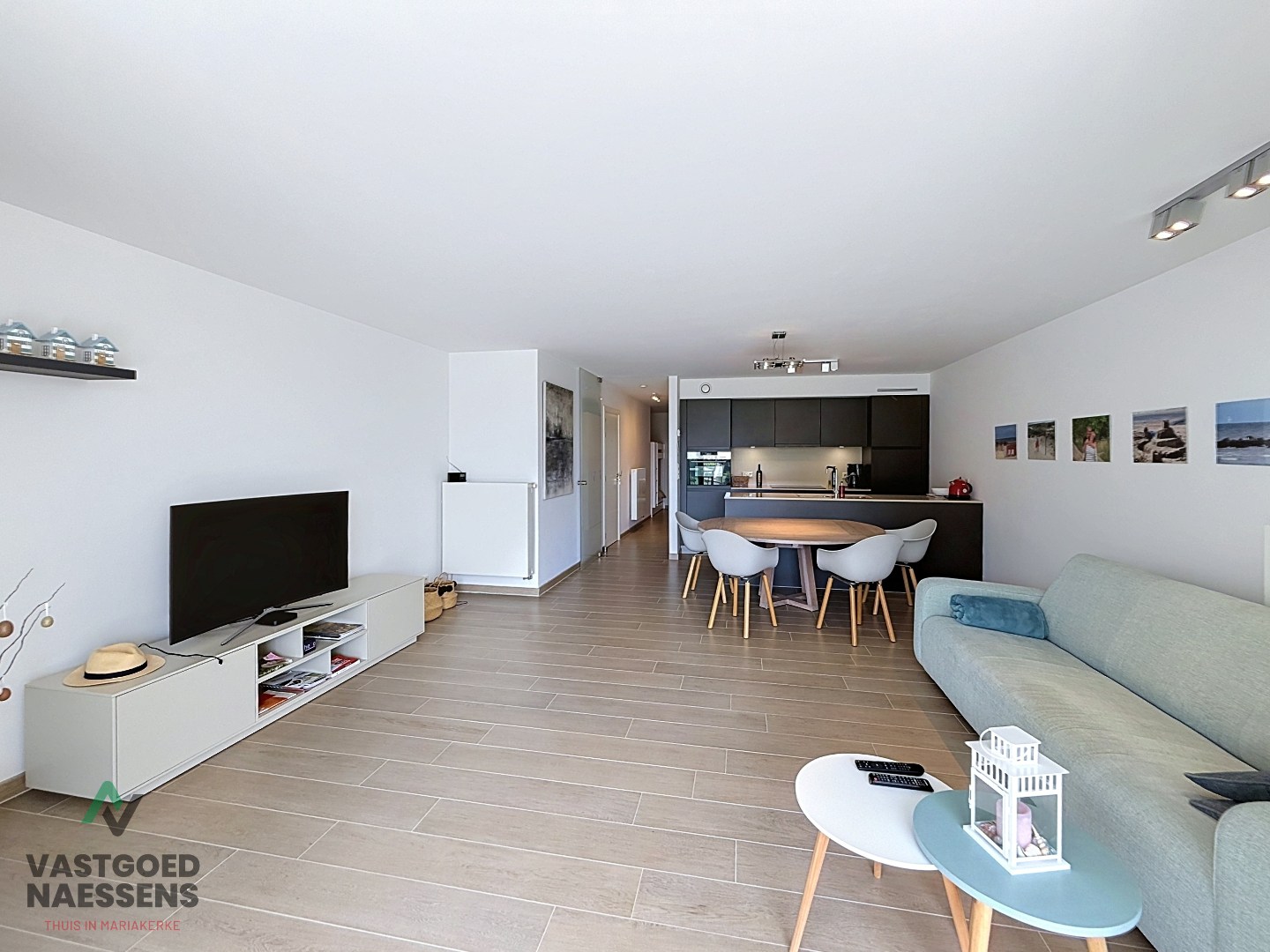 SUPERBE APPARTEMENT DE 2 CHAMBRES AVEC TERRASSE ENSOLEILLÉE DANS UN BÂTIMENT RÉCENT 