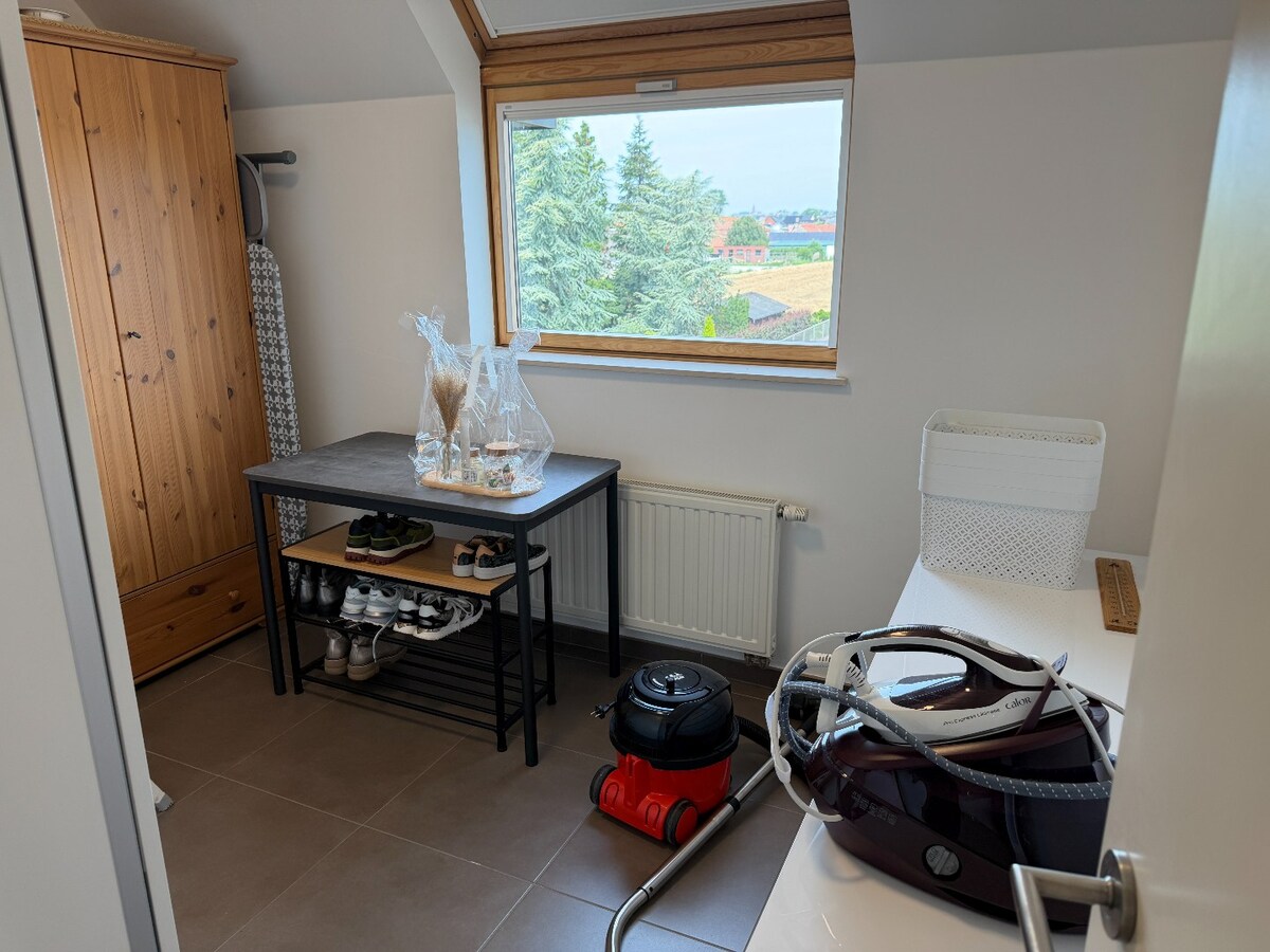 Instapklaar 2 slaapkamerappartement met garage in Houthulst 