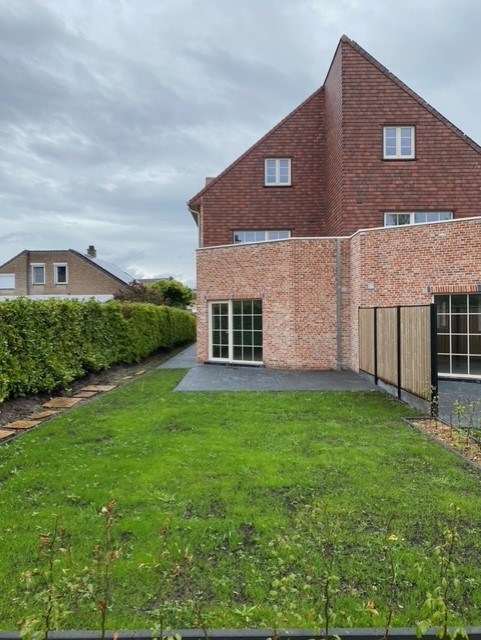 Mooi afgewerkt gelijkvloers appartement met 2 slpk. in Mol-Sluis! 