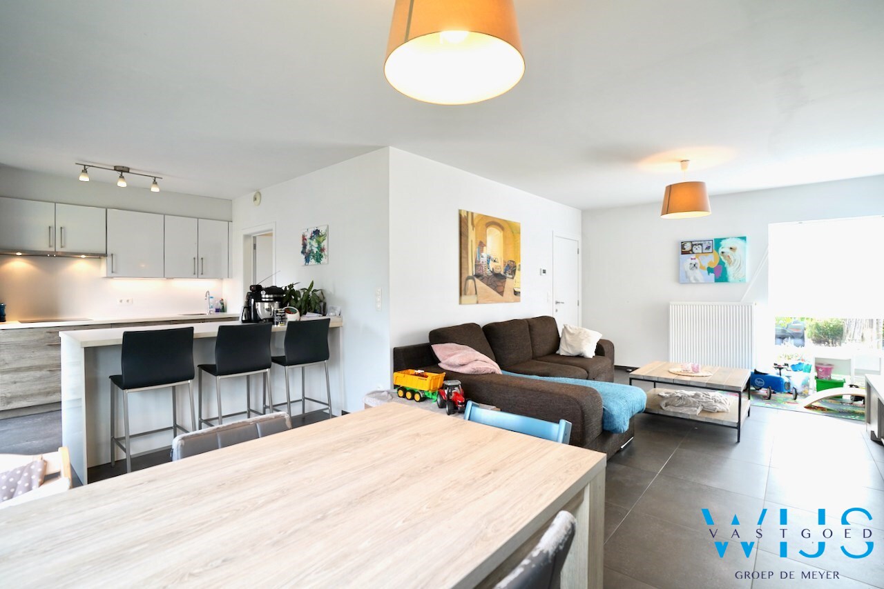 Tof woonhuis in gegeerde woonwijk te Lembeke ! 