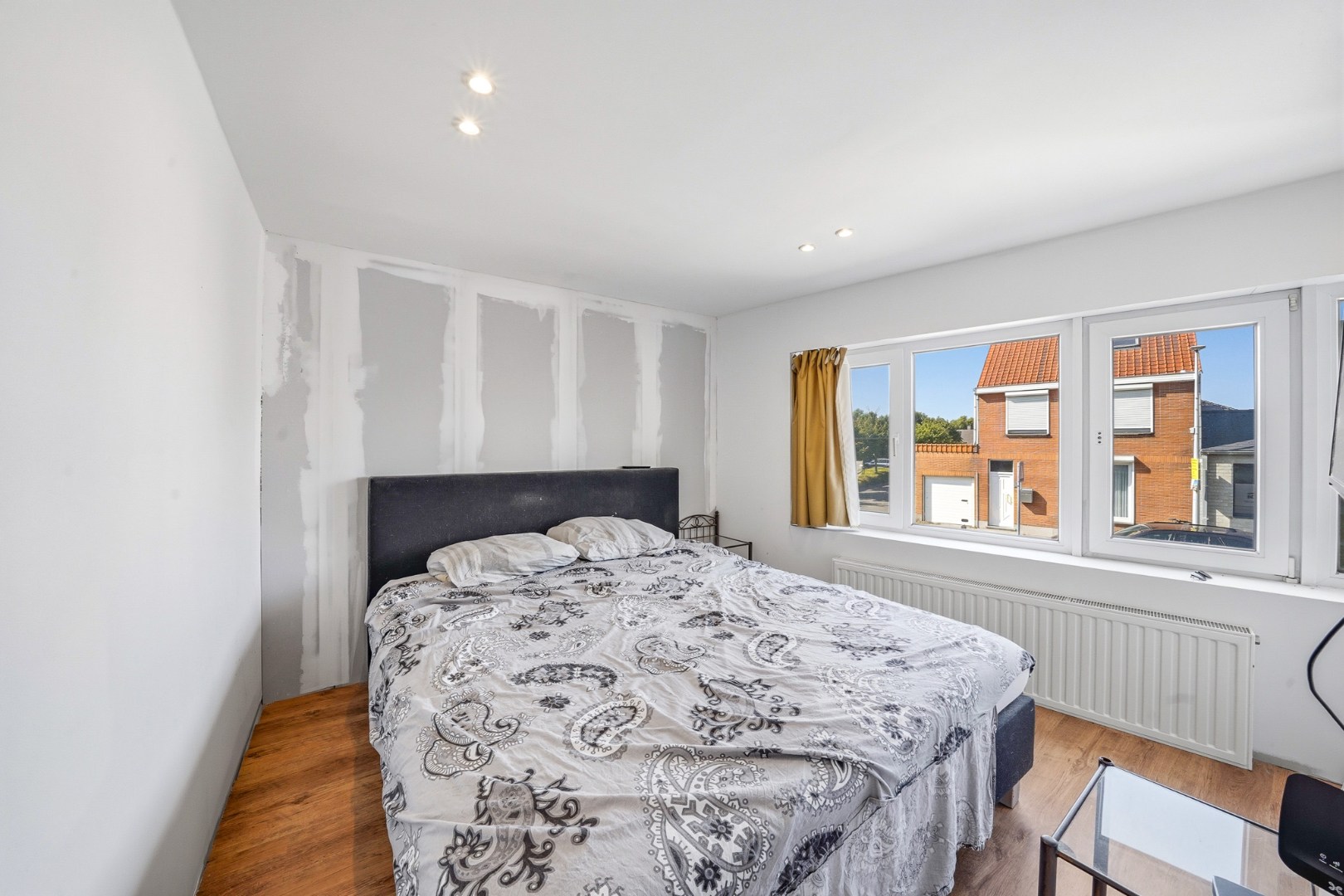 Te renoveren woning met ruime tuin in Bredene 