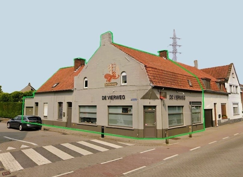 Hoekpand voor gemengd gebruik, vroeger gekend als café "De Vierweg" 