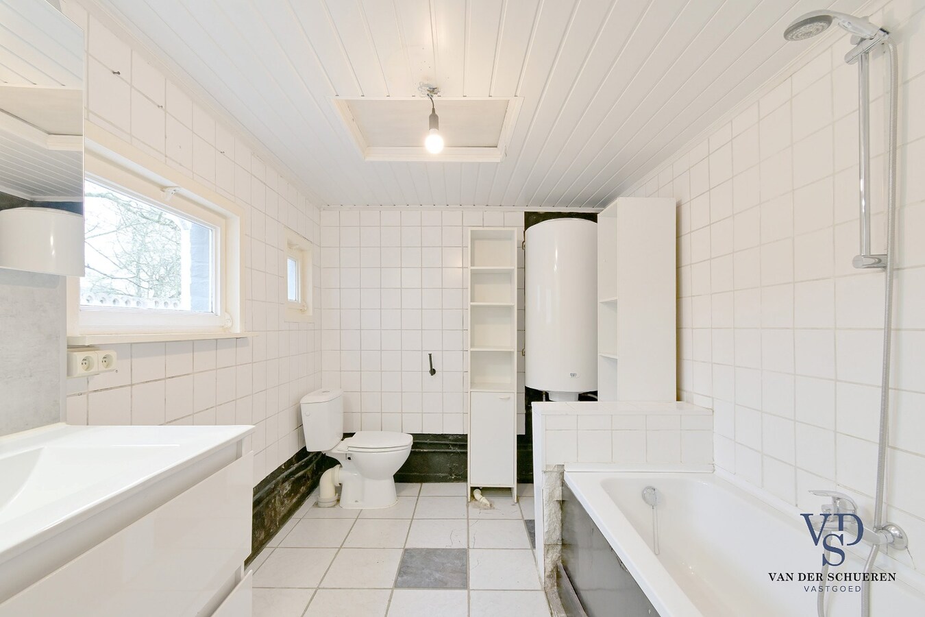 Te renoveren gezinswoning. 