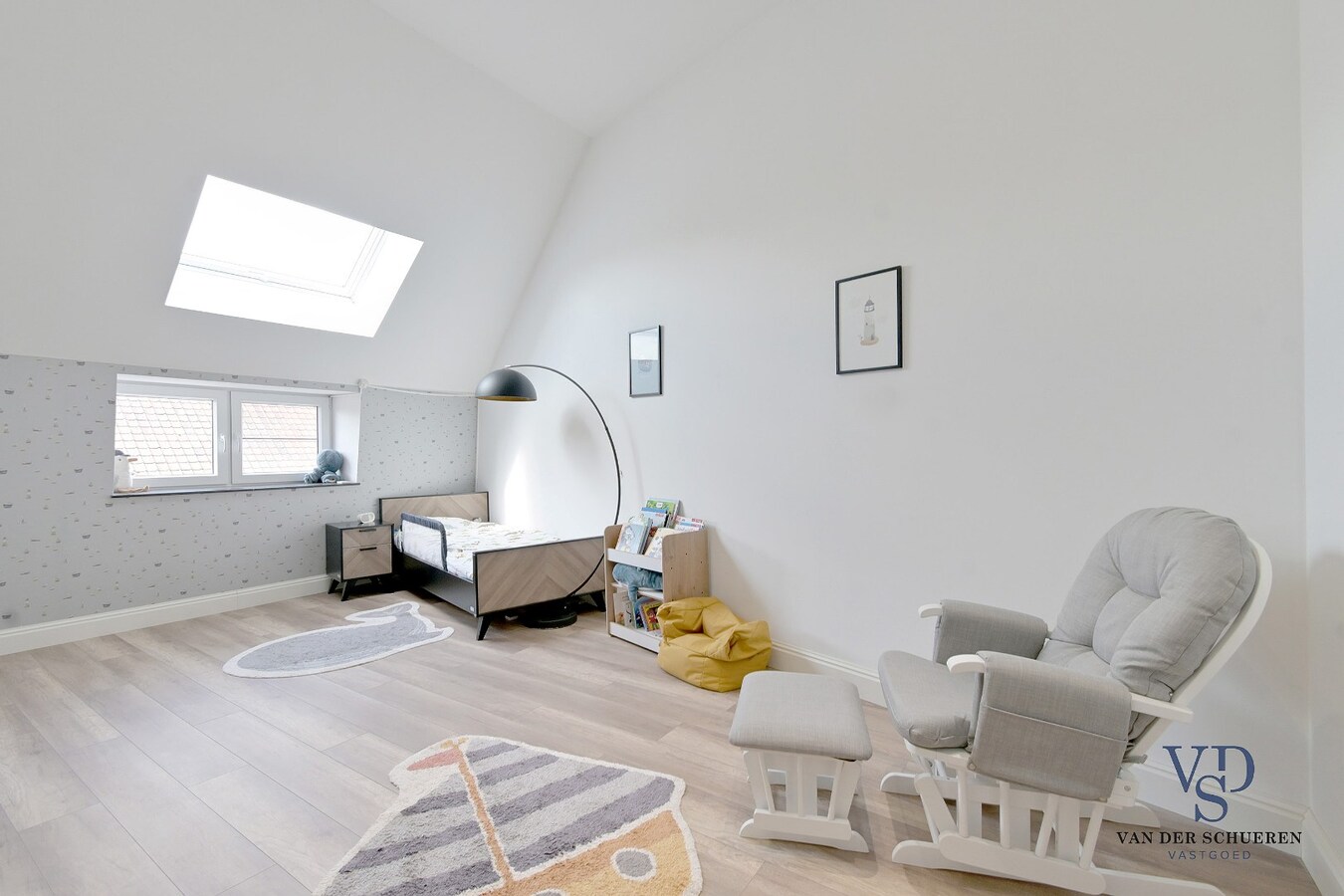 Ruime, instapklare gezinswoning in centrum Gavere. 