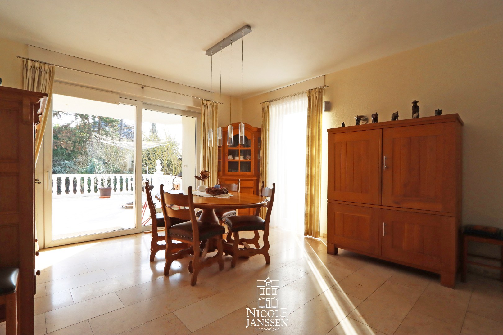 Ruime gezinswoning met mogelijkheden 