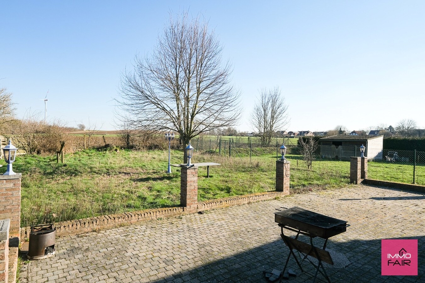 Polyvalent hotel op perceel van 2755 m² 