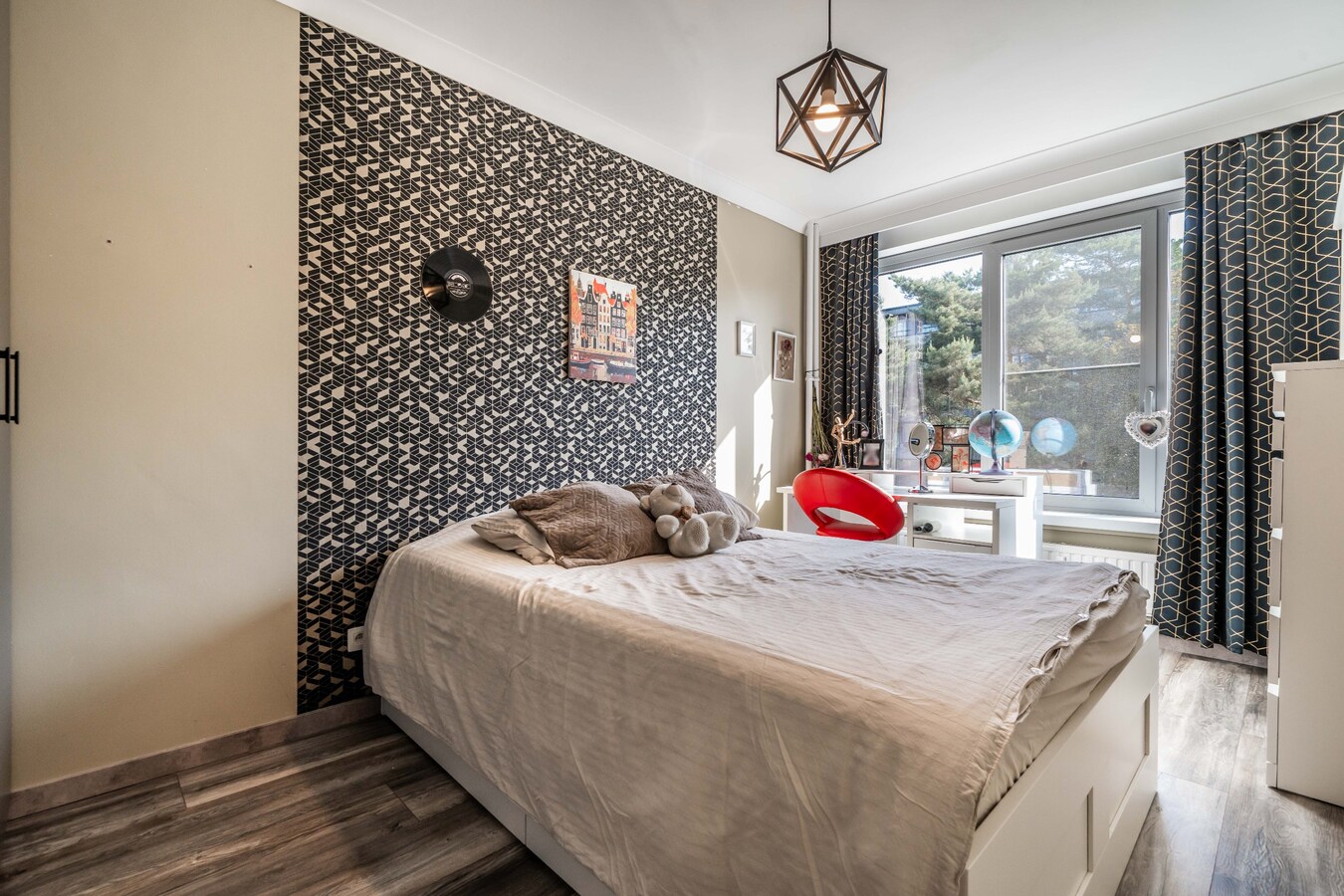 Ruim appartement (125 m²) met 3 grote slaapkamers. Centrum Genk! 