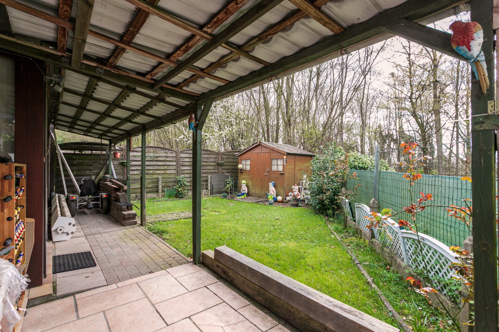 Solide woning te koop met 3 slpks, garage, veranda en tuin 