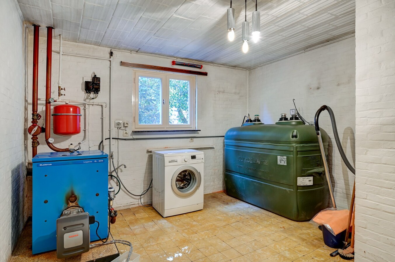 Zeer goed onderhouden woning gelegen op een prachtig perceel van circa 30 are 