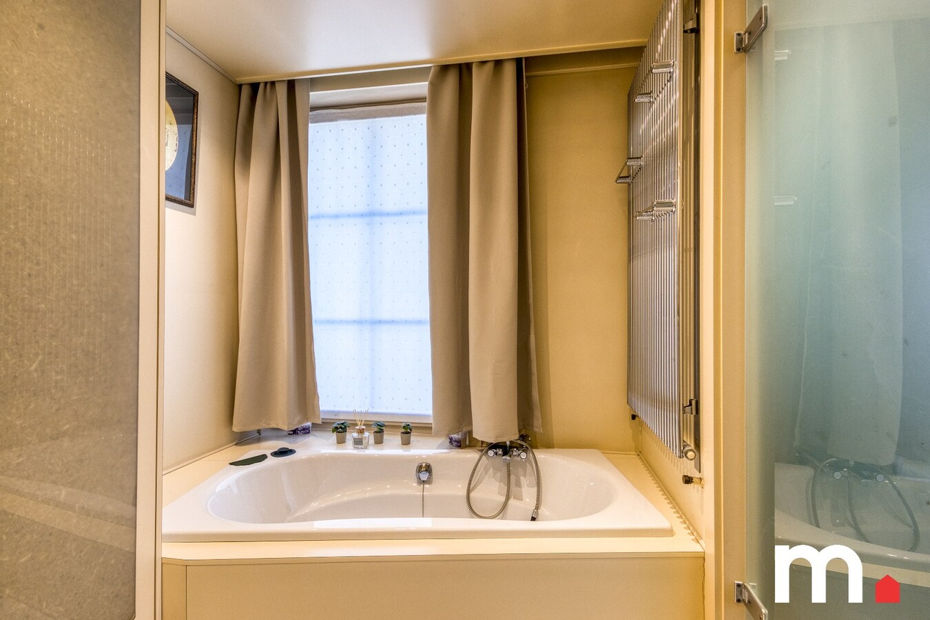 Unieke instapklare Villa te Emelgem op 621m² op TOPligging ! 